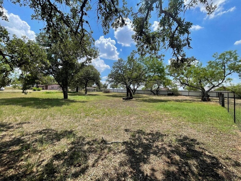 More Photos Of 2239 FM 3432, Adkins Freestanding For Sale