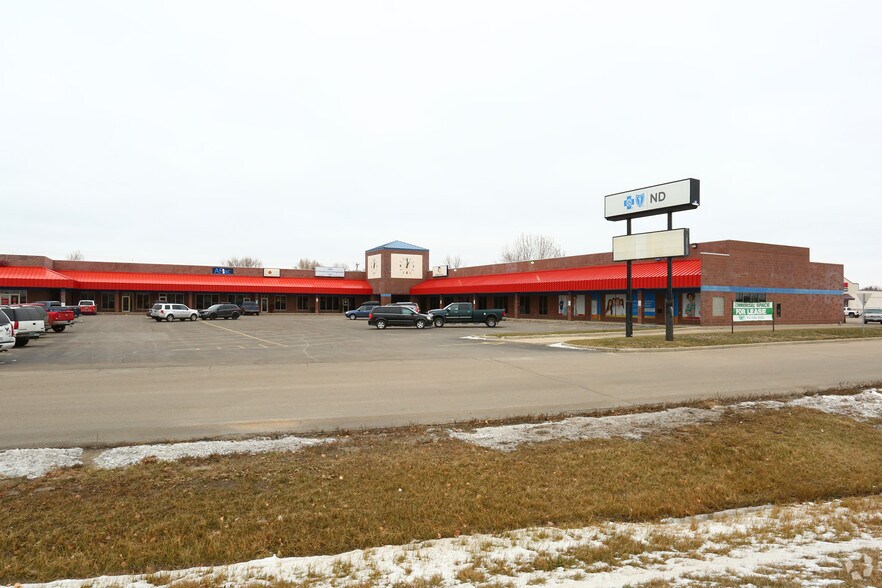 More Photos Of 1308-1420 20th Ave SW, Minot Freestanding For Lease