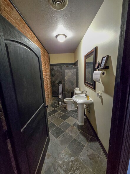 More Photos Of 410 Court St, Vienna Storefront Retail Residential For Sale
