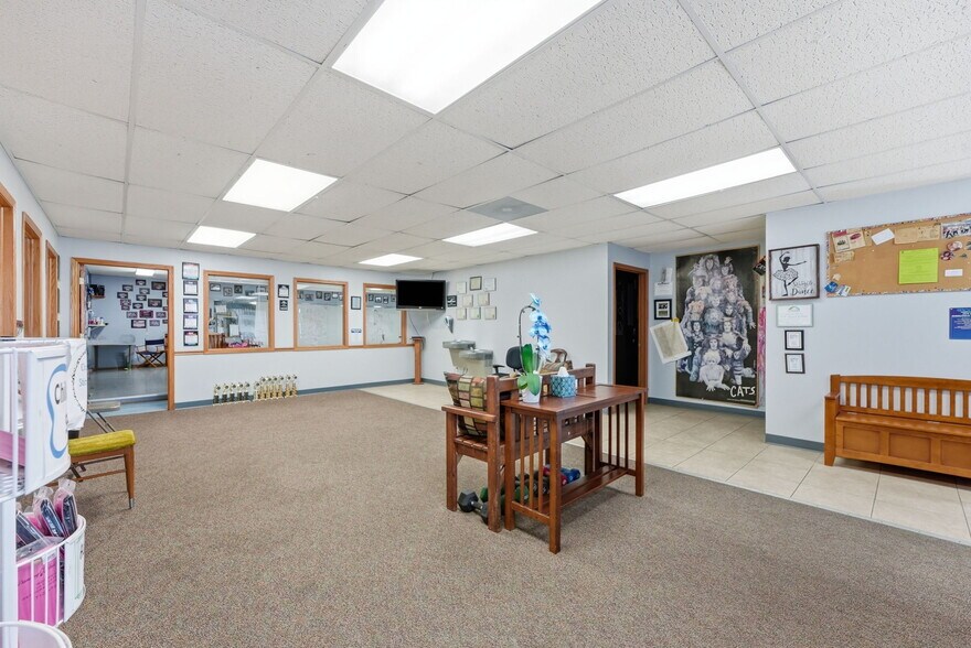 More Photos Of 251 8th St NW, Elk River Office For Sale