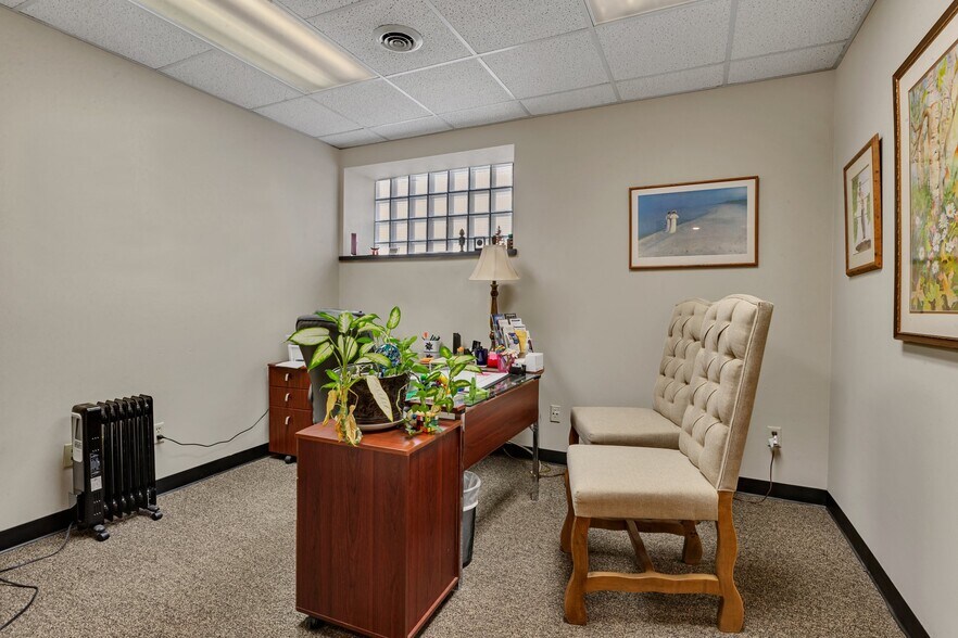 More Photos Of 14 7th Ave N, Saint Cloud Office For Sale