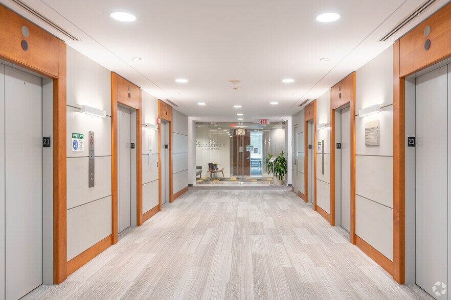 More Photos Of 1650 Arch St, Philadelphia Office For Sale