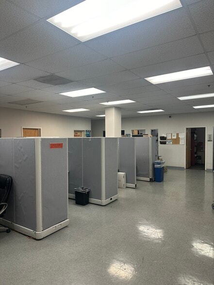 More Photos Of 18 Wendell Pl, Fairview Warehouse For Sale