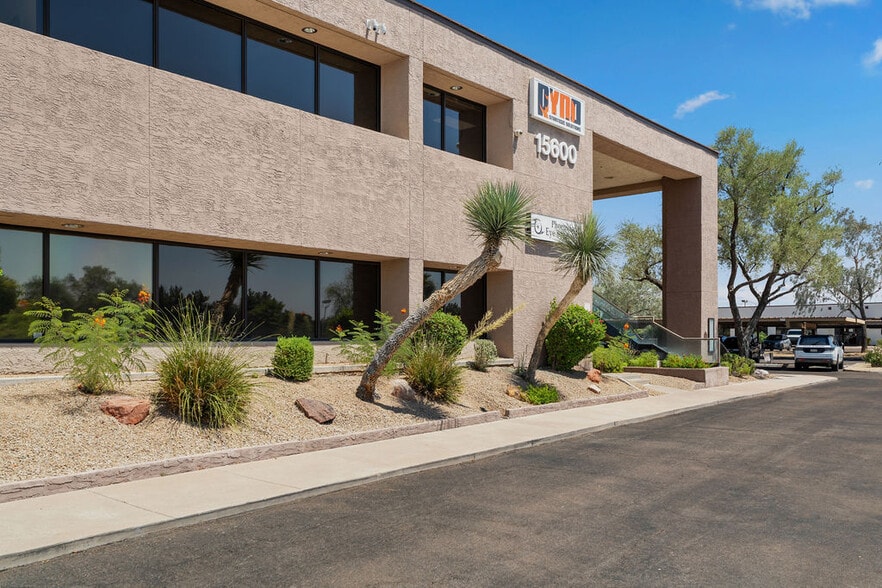 More Photos Of 15600-15650 N Black Canyon Hwy, Phoenix Office For Sale