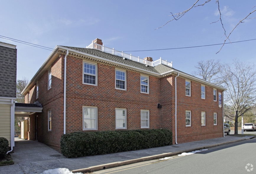 More Photos Of 9603 W Gayton Rd, Richmond Office For Lease