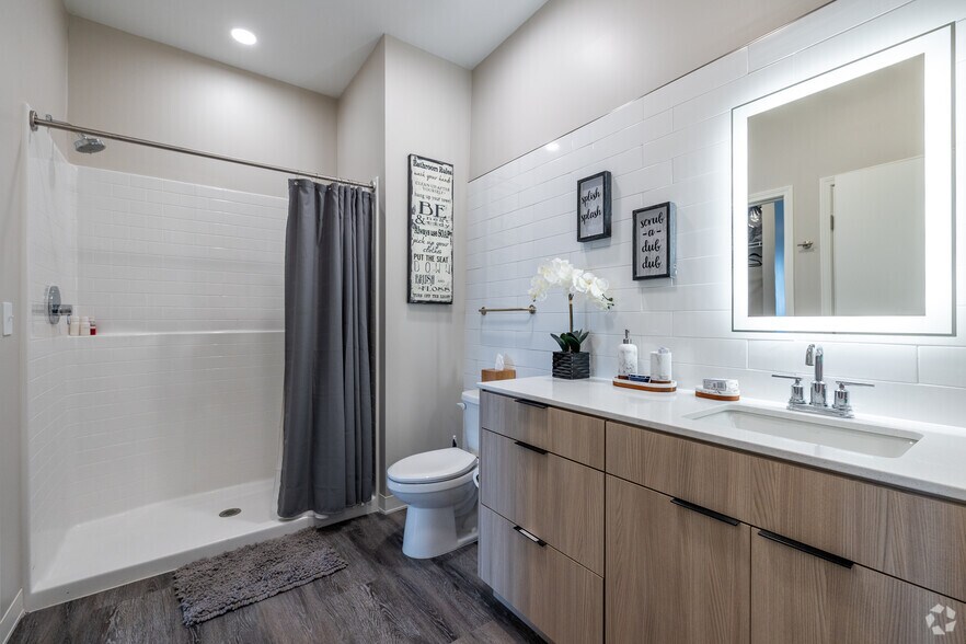 More Photos Of 1901 Vine St, Kansas City Multifamily For Sale