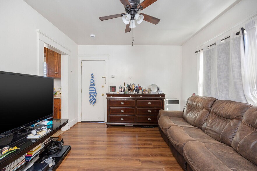 More Photos Of 817 E New York St, Long Beach Multifamily For Sale