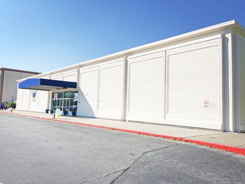 More Photos Of 2140 S Cobb Dr, Smyrna Office For Lease