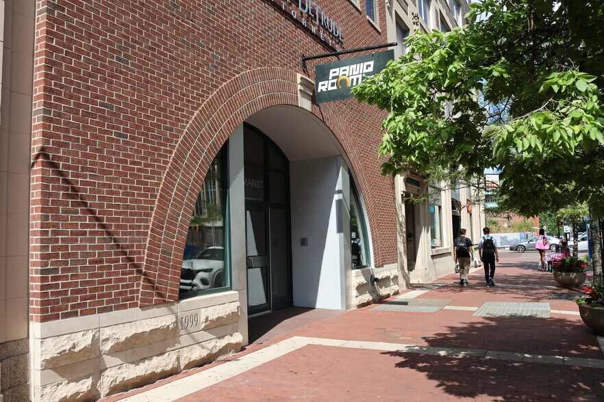 More Photos Of 150 E Market St, Indianapolis Office For Lease