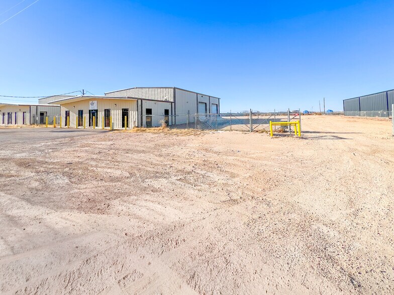 More Photos Of 12618 W County Road 133, Odessa Industrial For Lease