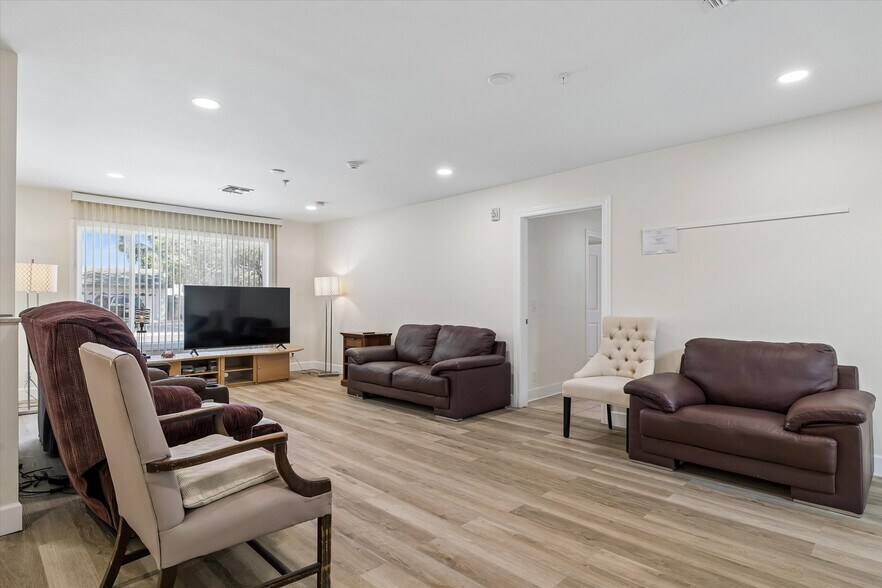 More Photos Of 2421 E Cairo Dr, Tempe Healthcare For Sale