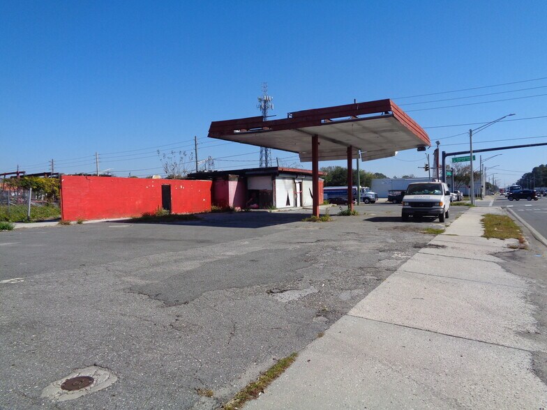 Primary Photo Of 5005 W Beaver St, Jacksonville Freestanding For Sale