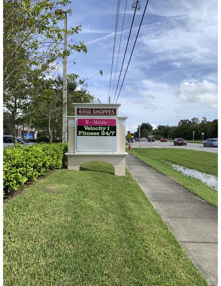 More Photos Of 6350 20th St, Vero Beach Freestanding For Lease