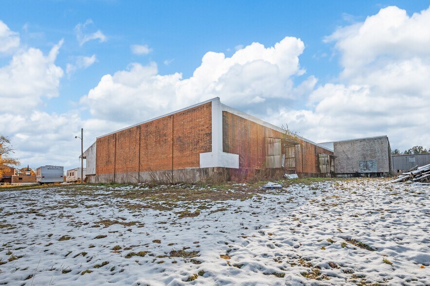 More Photos Of 500 Washington St, Coloma Manufacturing For Lease