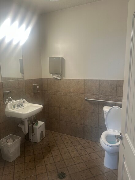 More Photos Of 11576 S State St, Draper Medical For Lease
