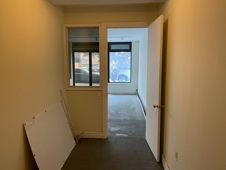 More Photos Of 99 Kingsland Ave, Brooklyn Apartments For Lease
