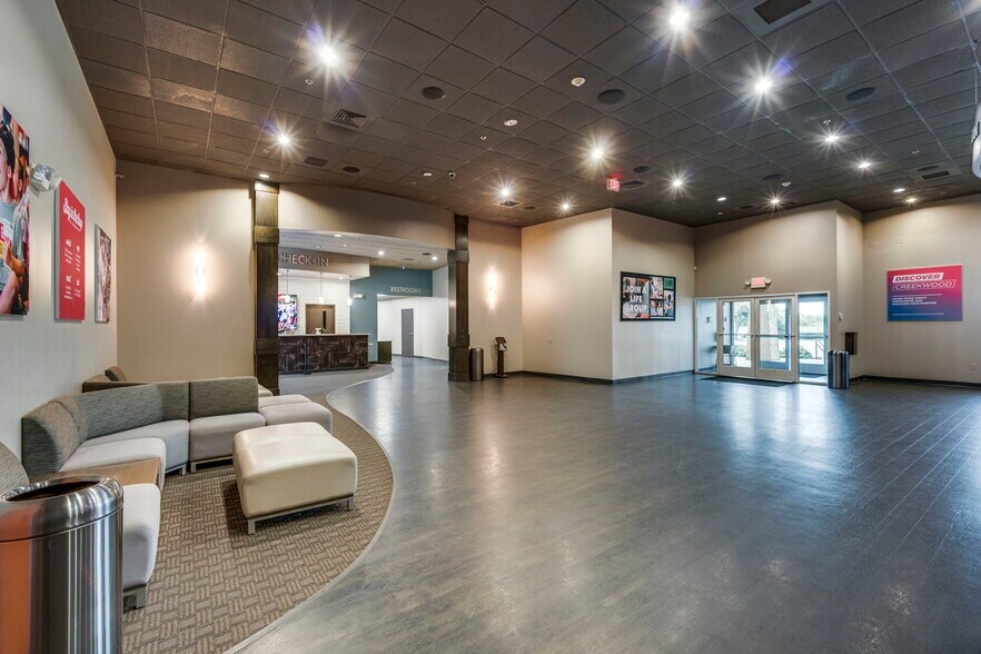 More Photos Of 260 N Miller Rd, Mansfield Religious Facility For Sale