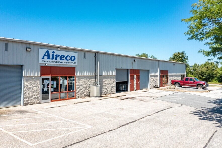 More Photos Of 150 Airport Dr, Westminster Warehouse For Lease