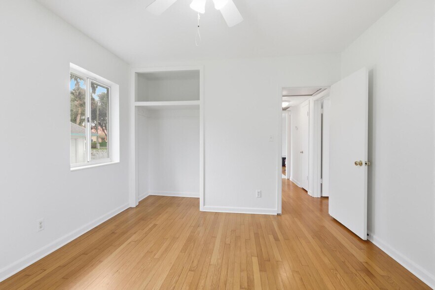 More Photos Of 901 W New York Ave, Deland Office For Lease