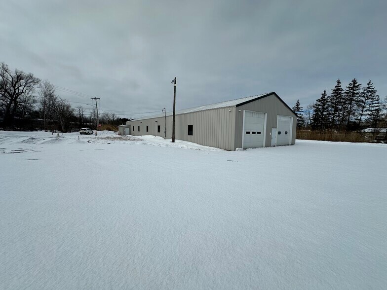 More Photos Of 124 Barlow St, Canastota Industrial For Lease