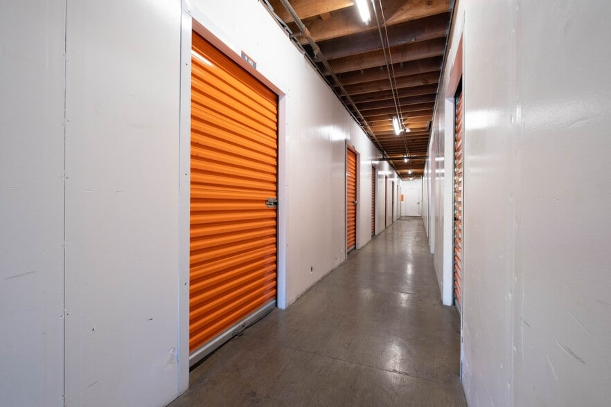 More Photos Of 5950 Federal Blvd, San Diego Self Storage For Sale