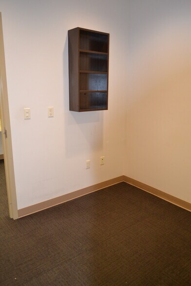 More Photos Of 17966 N Tamiami Trl, North Fort Myers Storefront Retail Office For Lease