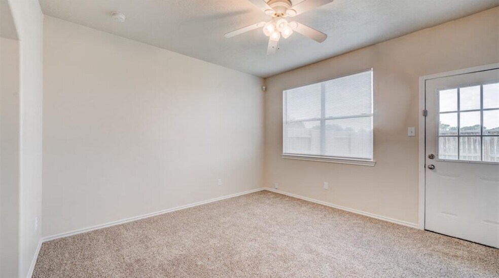 More Photos Of 8743 Thistlemoor Ln, Houston Specialty For Sale