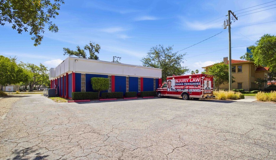 More Photos Of 1400 4th Ave, Bradenton Office Residential For Sale