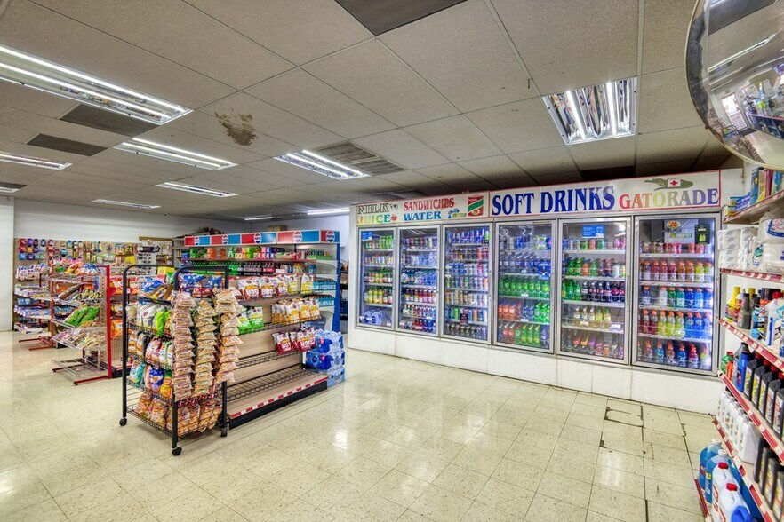 More Photos Of 3850 Highway 20, Tuscumbia Service Station For Sale