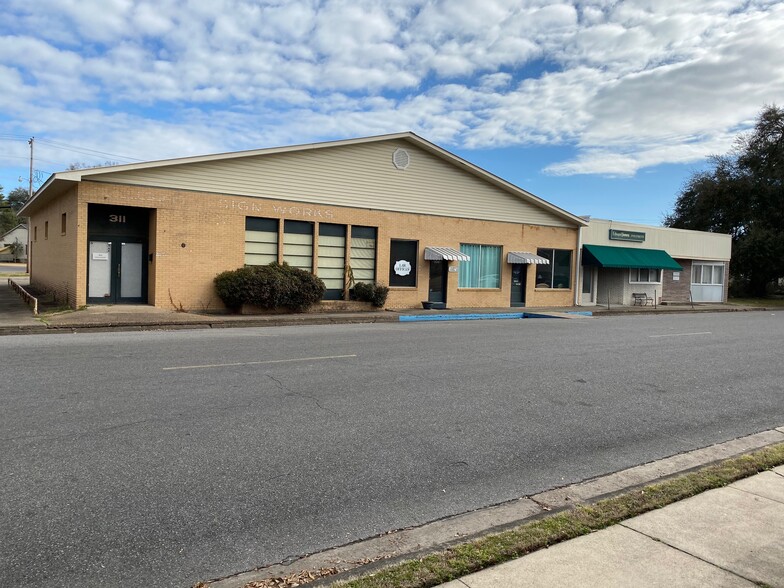 Primary Photo Of 309 Texas St, Vidalia Office For Lease