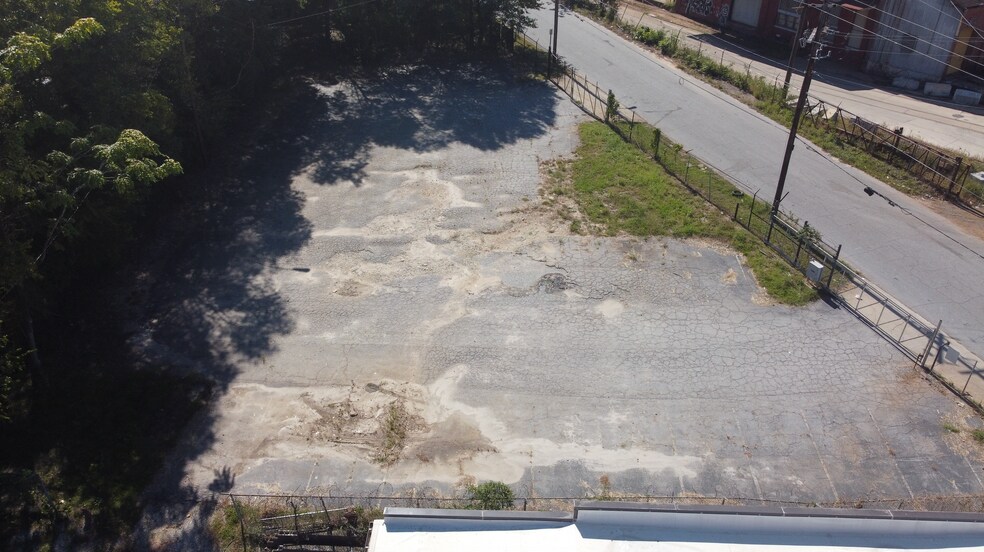 More Photos Of 792 SW Windsor St, Atlanta Warehouse For Lease