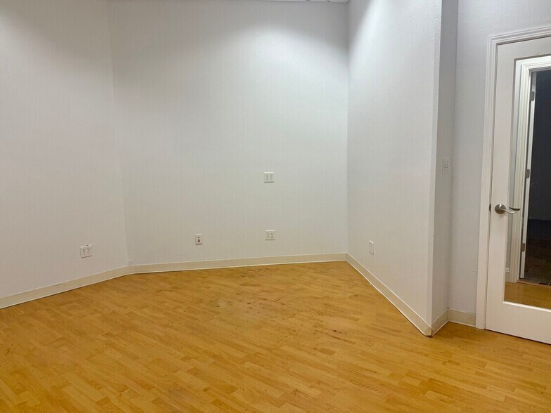 More Photos Of 2168-2196 Ringwood Ave, San Jose Light Distribution For Lease