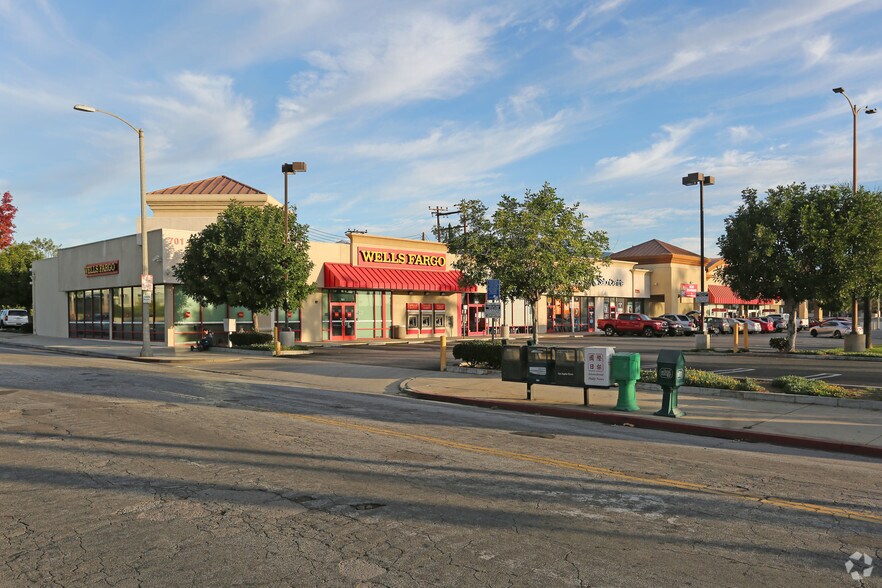 More Photos Of 701-725 E Main St, Alhambra General Retail For Lease