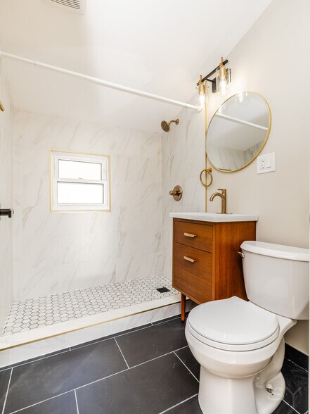 More Photos Of 6129 N Ravenswood Ave, Chicago Multifamily For Sale