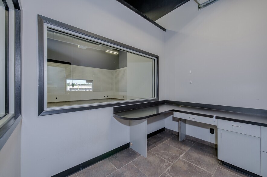 More Photos Of 185 State Highway 36 N, Caldwell Freestanding For Sale