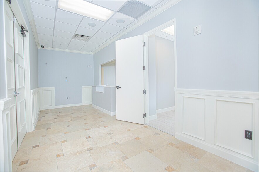 More Photos Of 6996 Piazza Grande Ave, Orlando Office For Lease