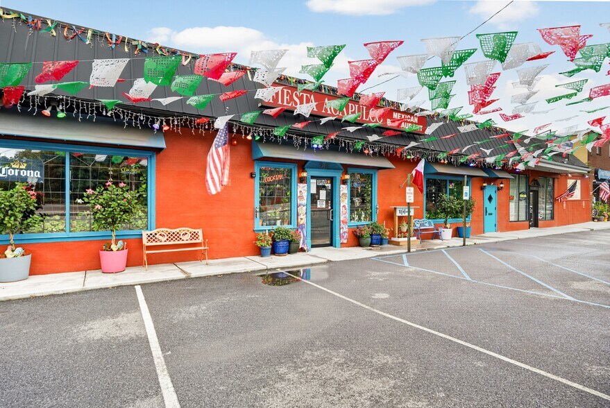 More Photos Of 79 S Liberty Dr, Stony Point General Retail For Sale
