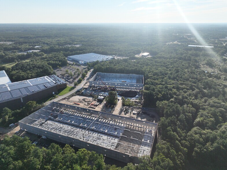 More Photos Of 40 United Dr, West Bridgewater Warehouse For Lease