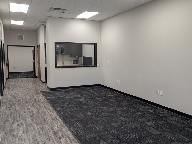 More Photos Of 12276 San Jose Blvd, Jacksonville Coworking Space