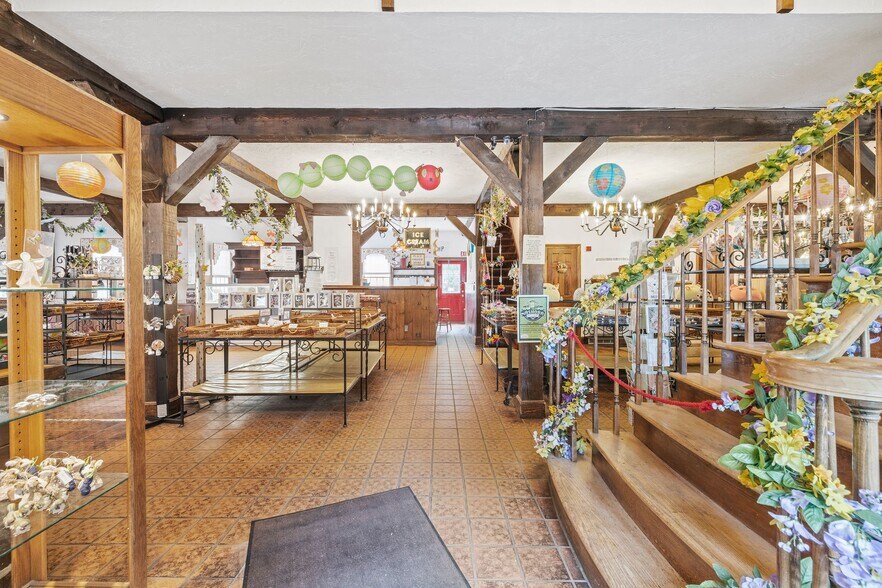 More Photos Of 47 Sugar Rd, Bolton Freestanding For Sale