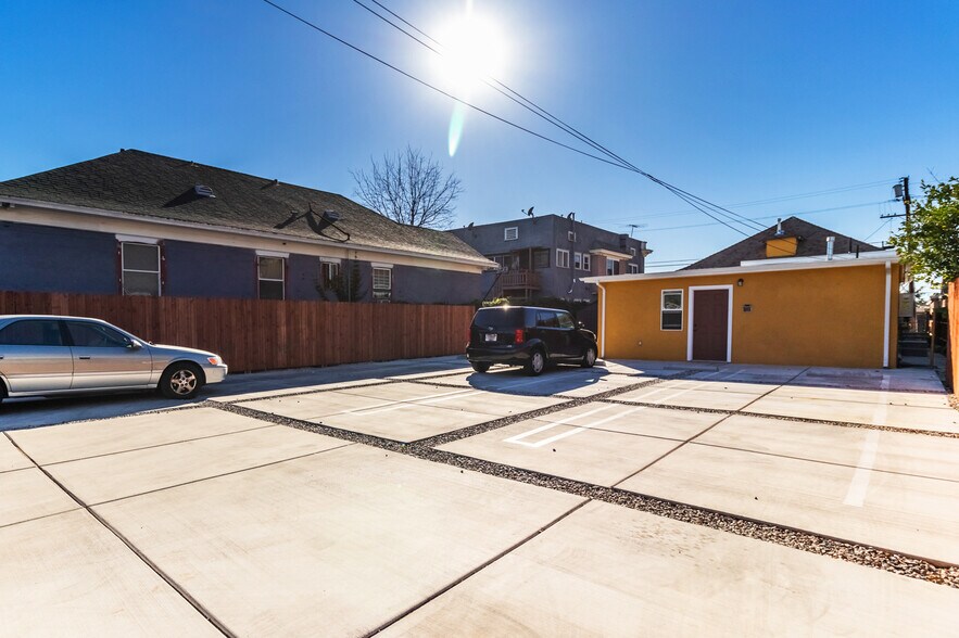 More Photos Of 1718 S New England St, Los Angeles Apartments For Sale