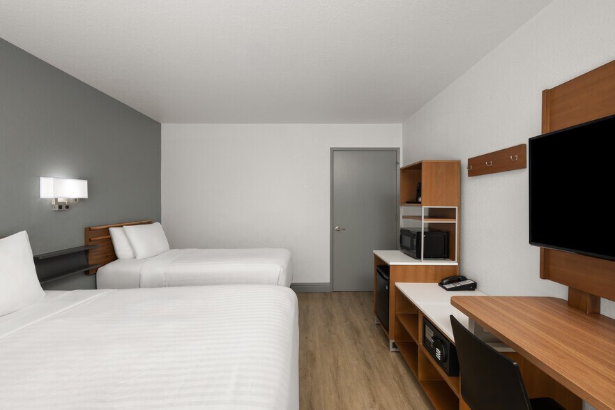 More Photos Of 888 S Main St, Fort Bragg Hotel For Sale