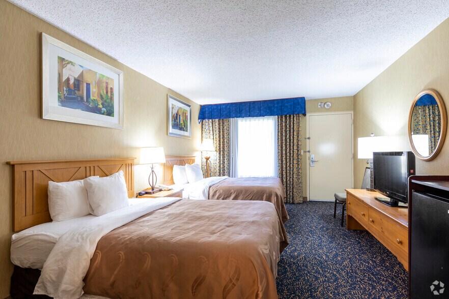 More Photos Of 4600 E Pine St, Deming Hotel For Sale