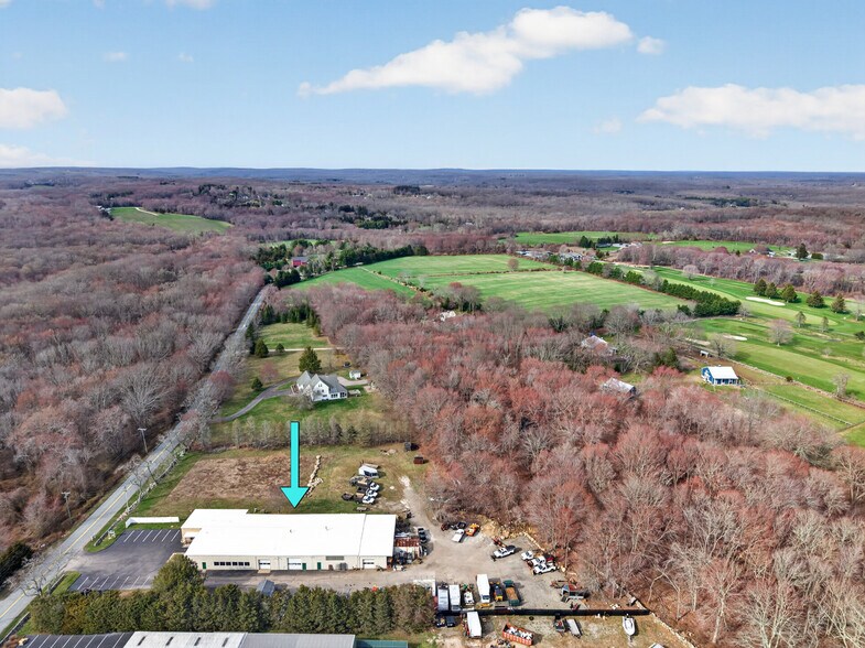 More Photos Of 300 Taugwonk Rd, Stonington Warehouse For Lease