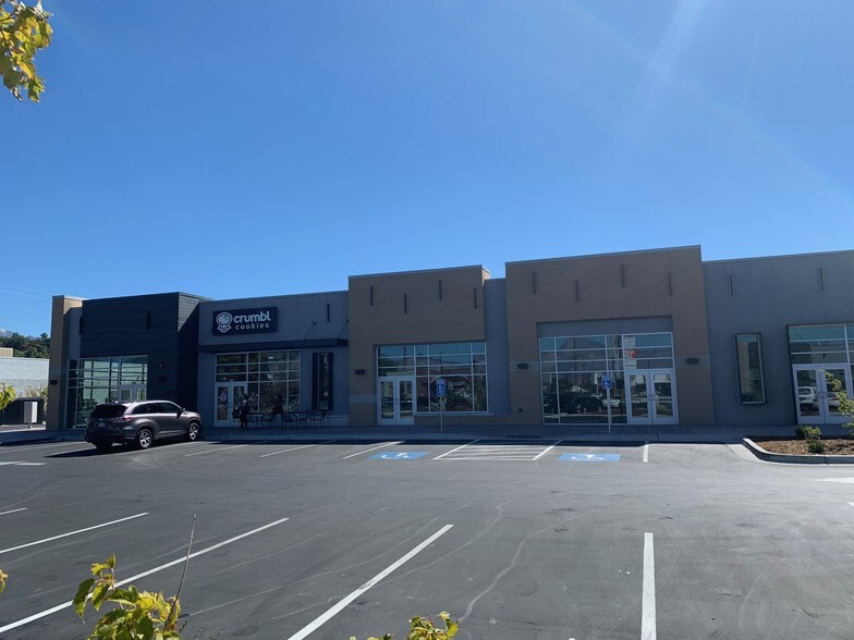 More Photos Of 819 W Riverdale Rd, Riverdale General Retail For Lease