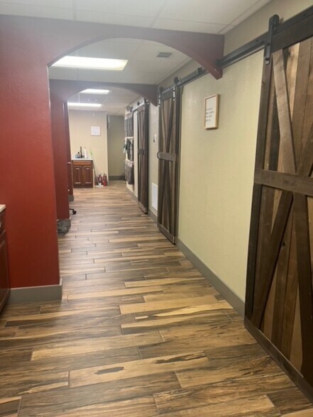More Photos Of 1517 N Orange Blossom Trl, Orlando Office For Lease