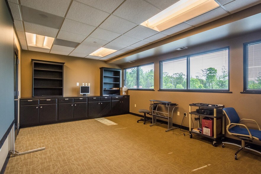 More Photos Of 1600 W Bloomfield Rd, Bloomington Medical For Sale