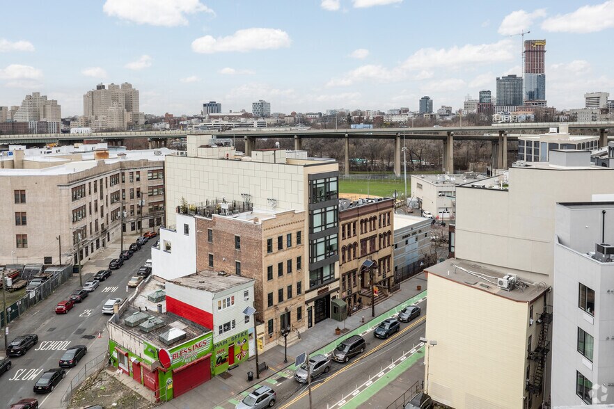 More Photos Of 333 Newark Ave, Jersey City Apartments For Lease