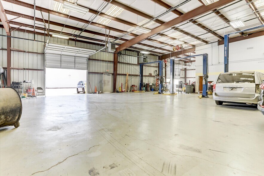 More Photos Of 10630 Joseph Clayton Dr, Austin Service For Sale