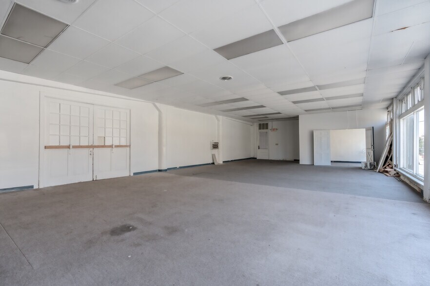 More Photos Of 1518 W Walnut St, Allentown Light Distribution For Lease